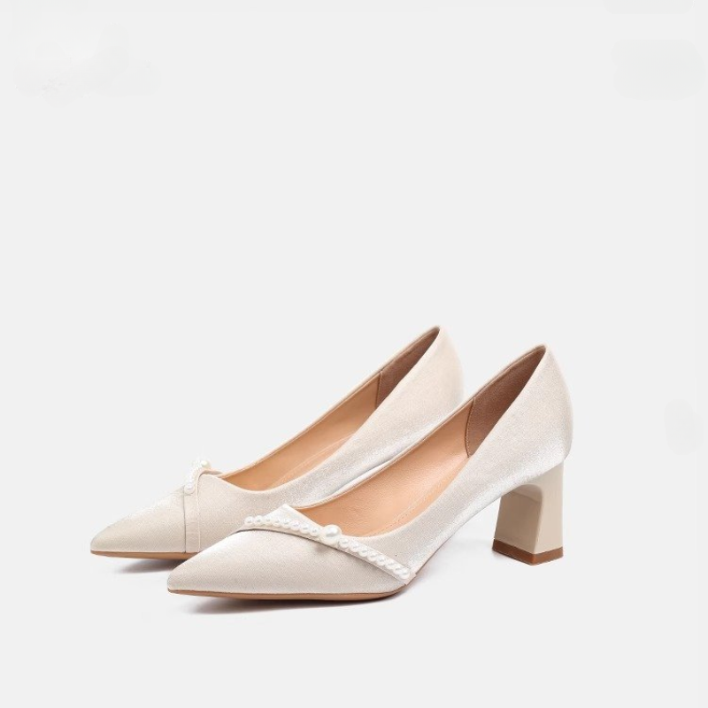 Elegante, perlenverzierte Pump – Slip Dress Satin Bewertung und Preis